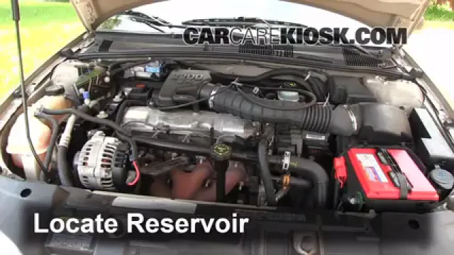 2002 Chevrolet Cavalier 2.2L 4 Cyl. Sedan (4 Door) Liquide essuie-glace Ajouter du liquide